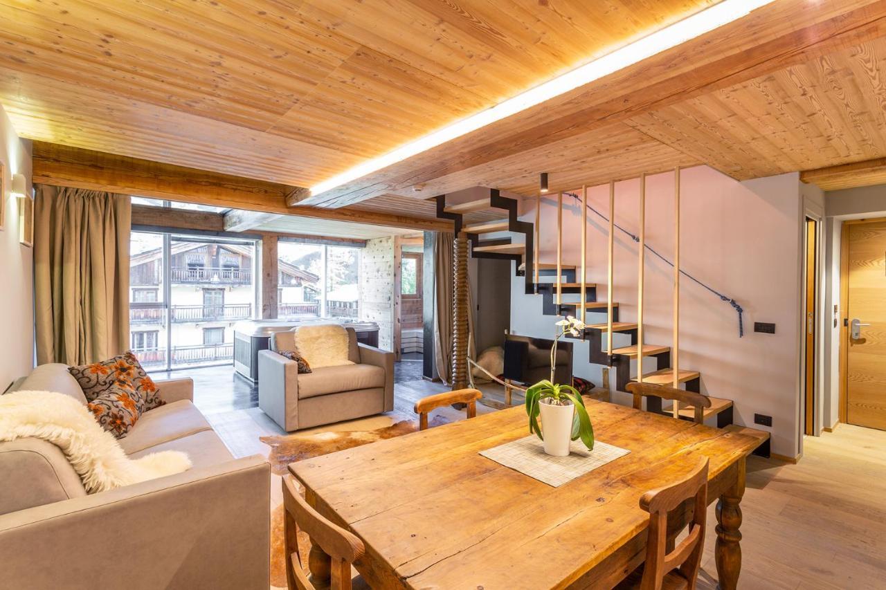 Aux Pieds Du Roi - Suite & Spa Breuil-Cervinia Exteriör bild