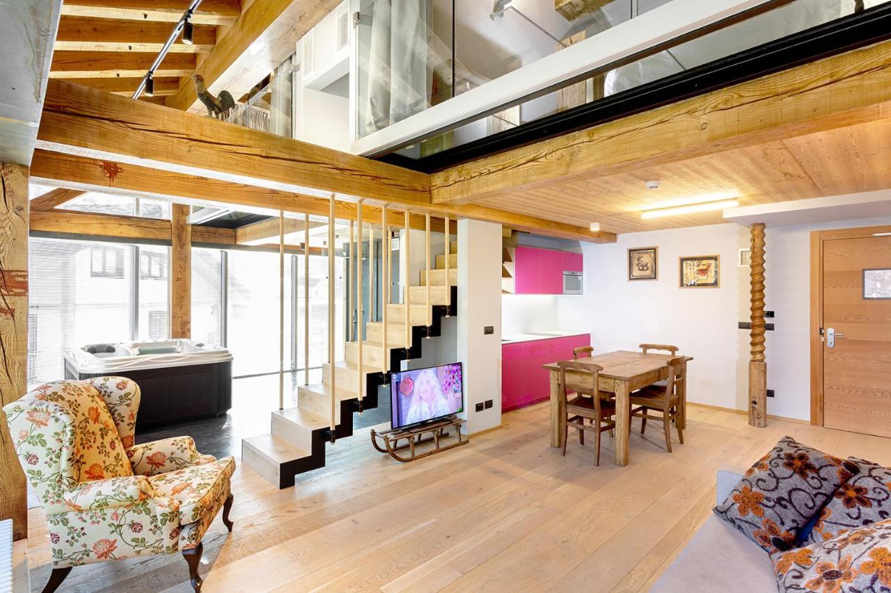 Aux Pieds Du Roi - Suite & Spa Breuil-Cervinia Exteriör bild