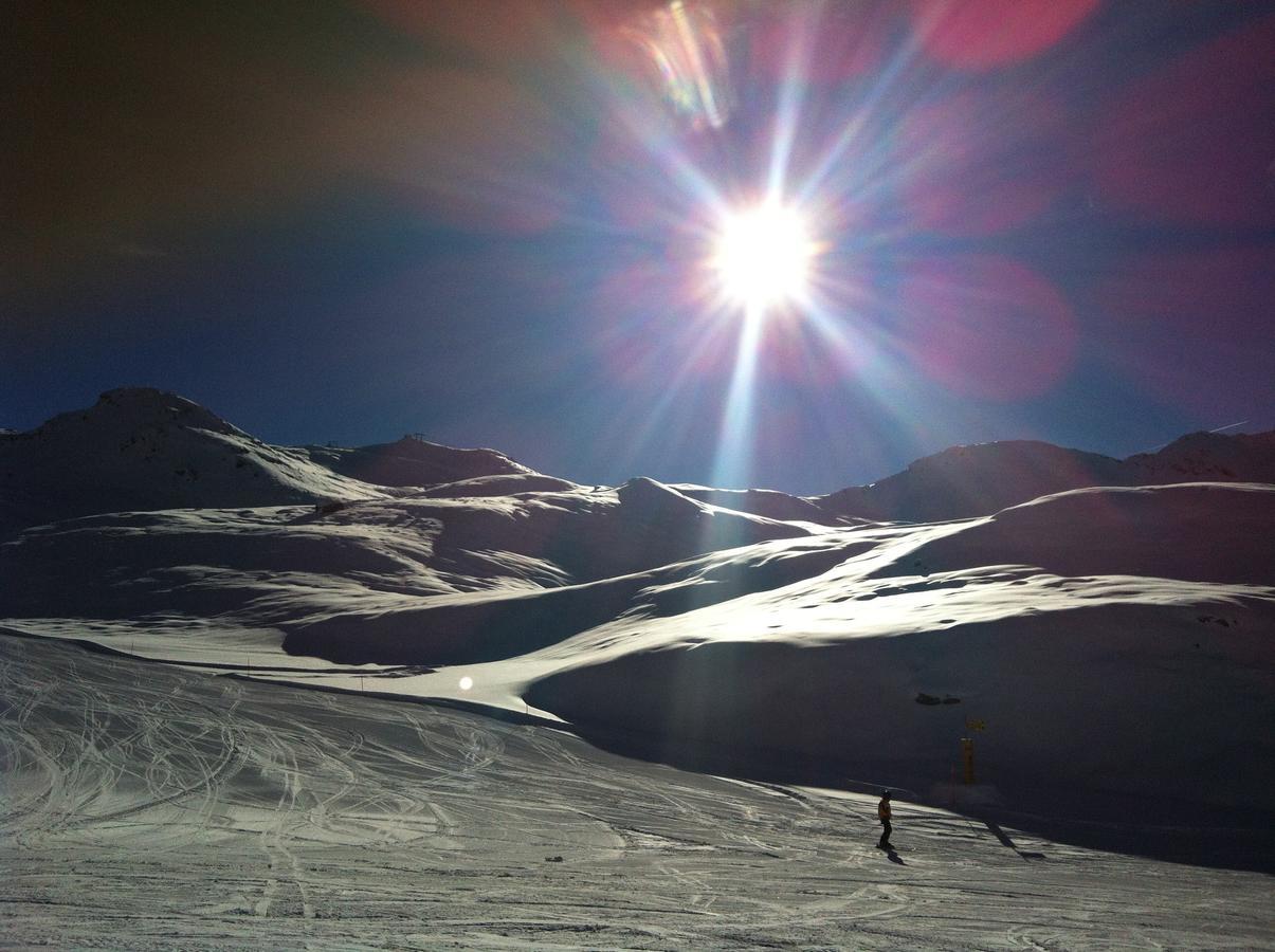 Aux Pieds Du Roi - Suite & Spa Breuil-Cervinia Exteriör bild