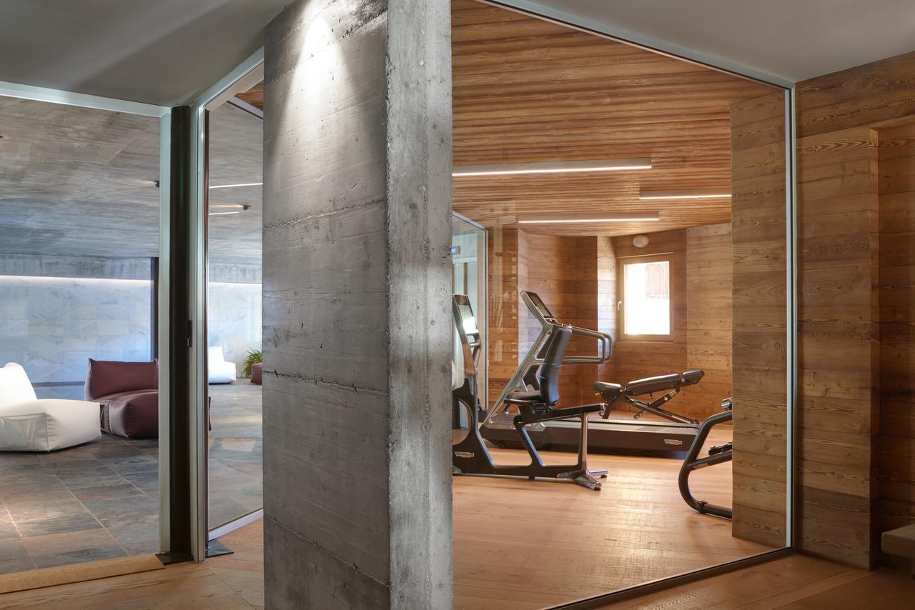 Aux Pieds Du Roi - Suite & Spa Breuil-Cervinia Exteriör bild