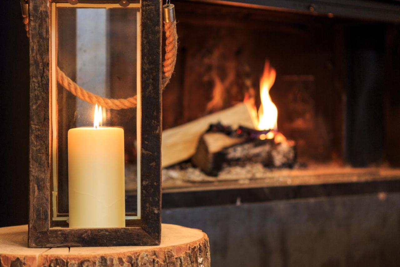 Aux Pieds Du Roi - Suite & Spa Breuil-Cervinia Exteriör bild